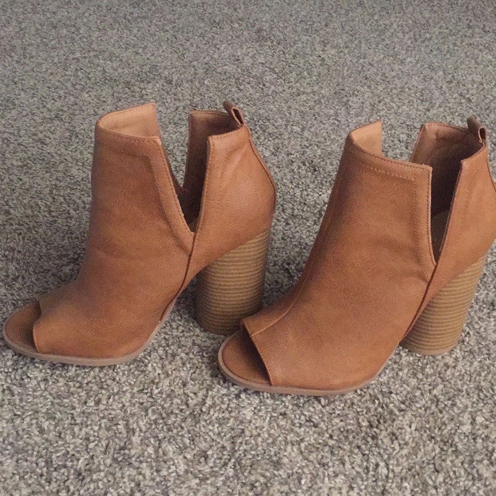 Tan heel wedge shoes